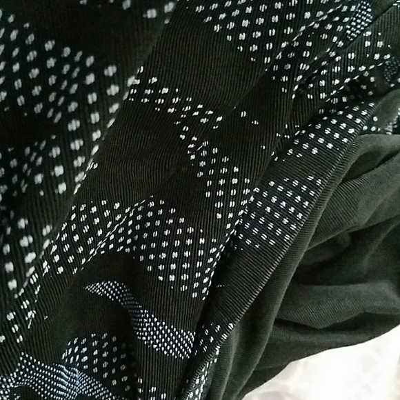 Draper's & Damon's Slinky Travel Sleeveless Top - Picture 3 of 4